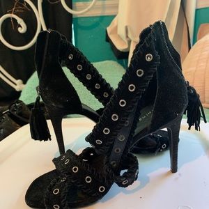 BRAND NEW CHINESE LAUNDRY HEELS